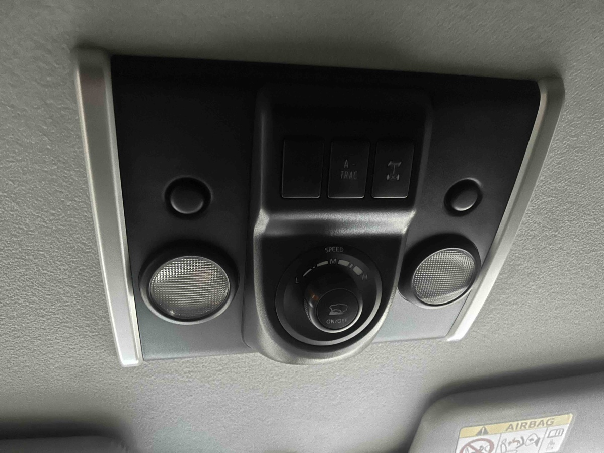 Toyota FJ Cruiser 2019 car image #11