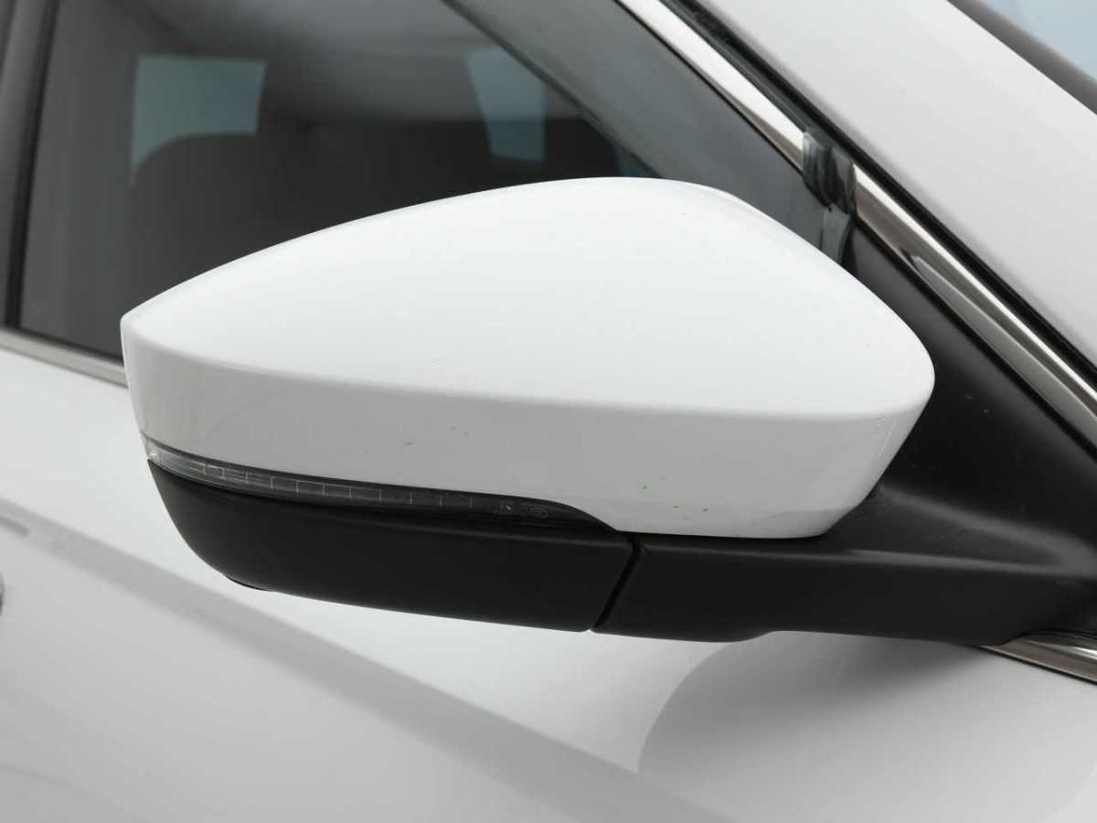 Skoda Karoq 2023 car image #11