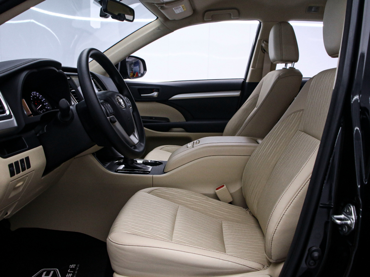 Toyota Highlander 2019 car image #11