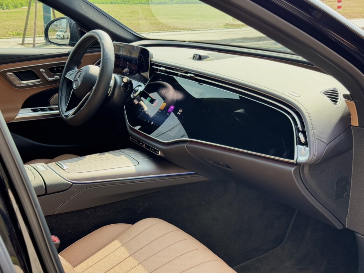 Mercedes-Benz E Class 2025 car image #11