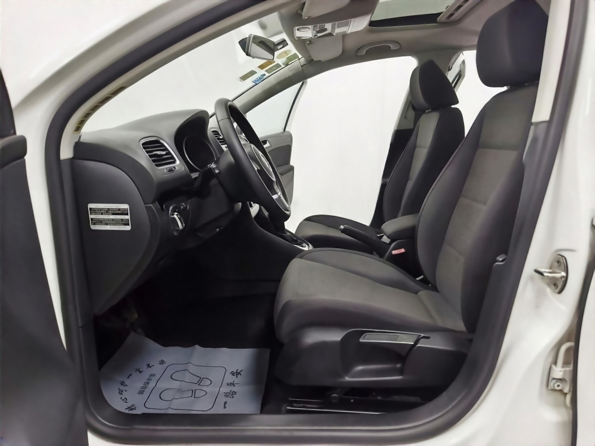 Volkswagen Golf 2014 car image #11