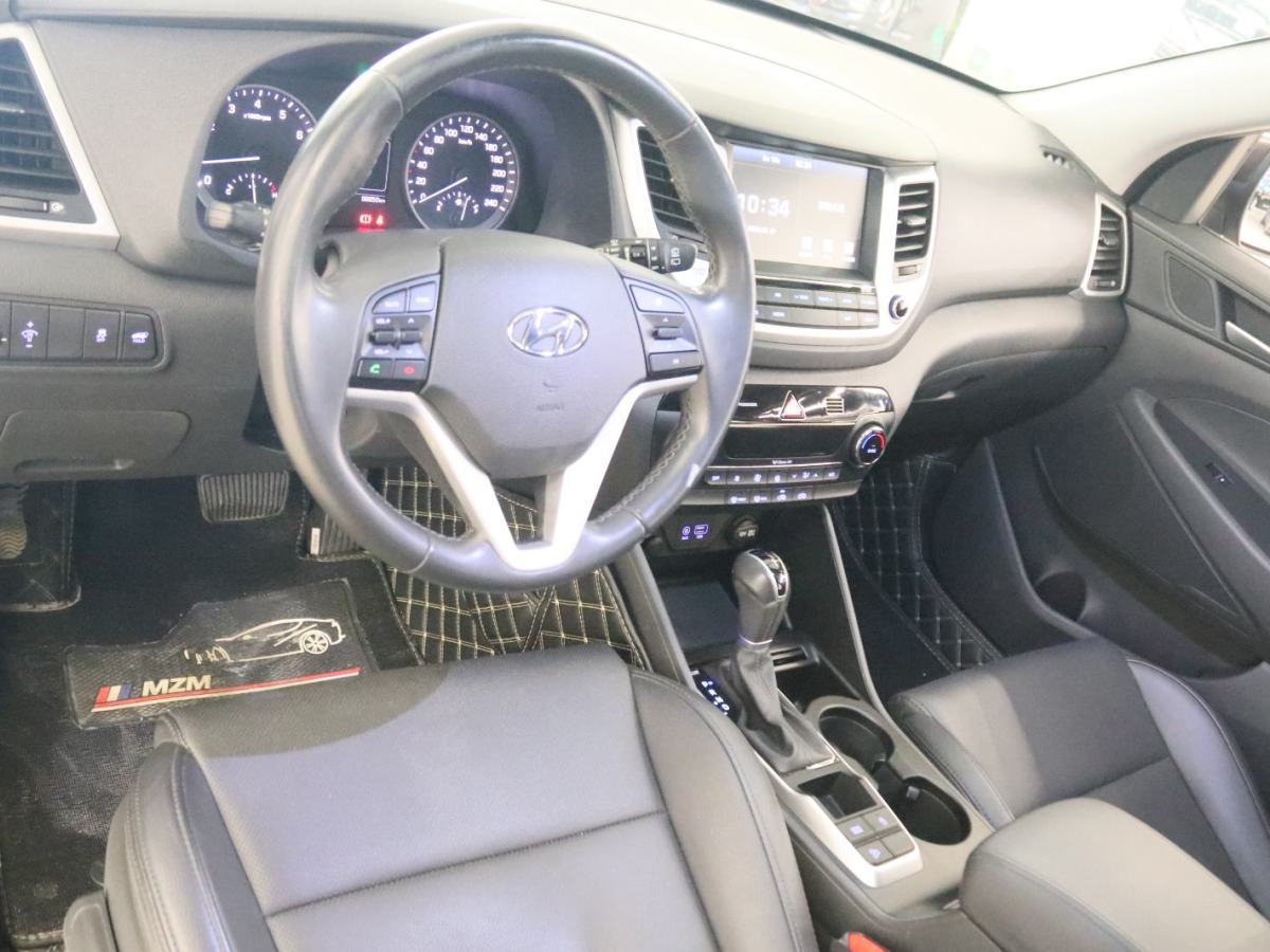 Hyundai Tucson 2015 car image #11