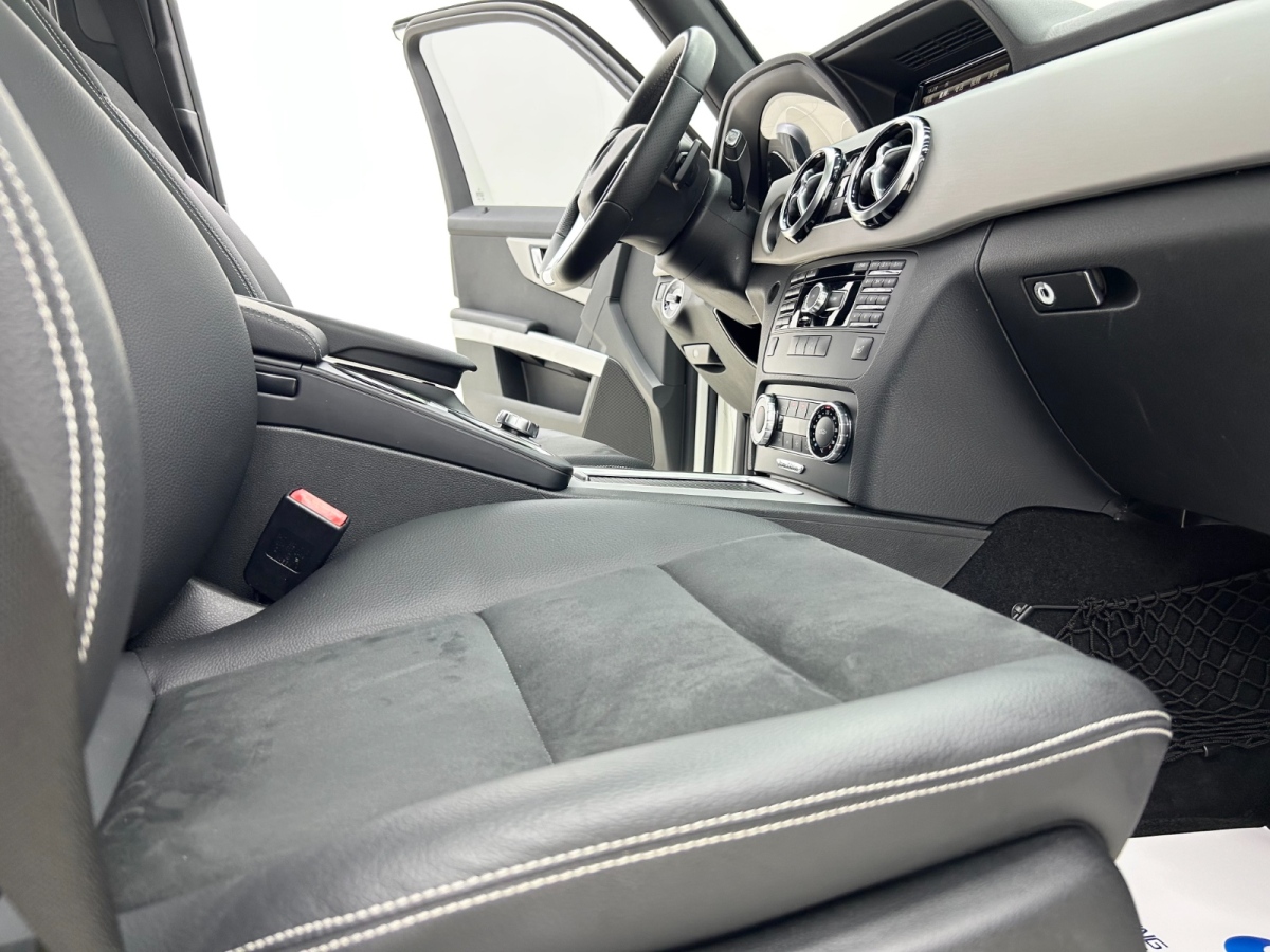 Mercedes-Benz GLK Class 2016 car image #11