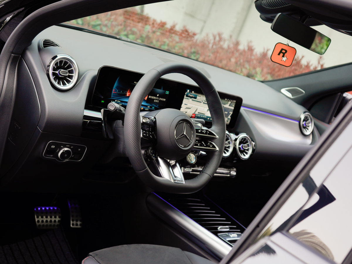 Mercedes-Benz GLA AMG 2024 car image #11