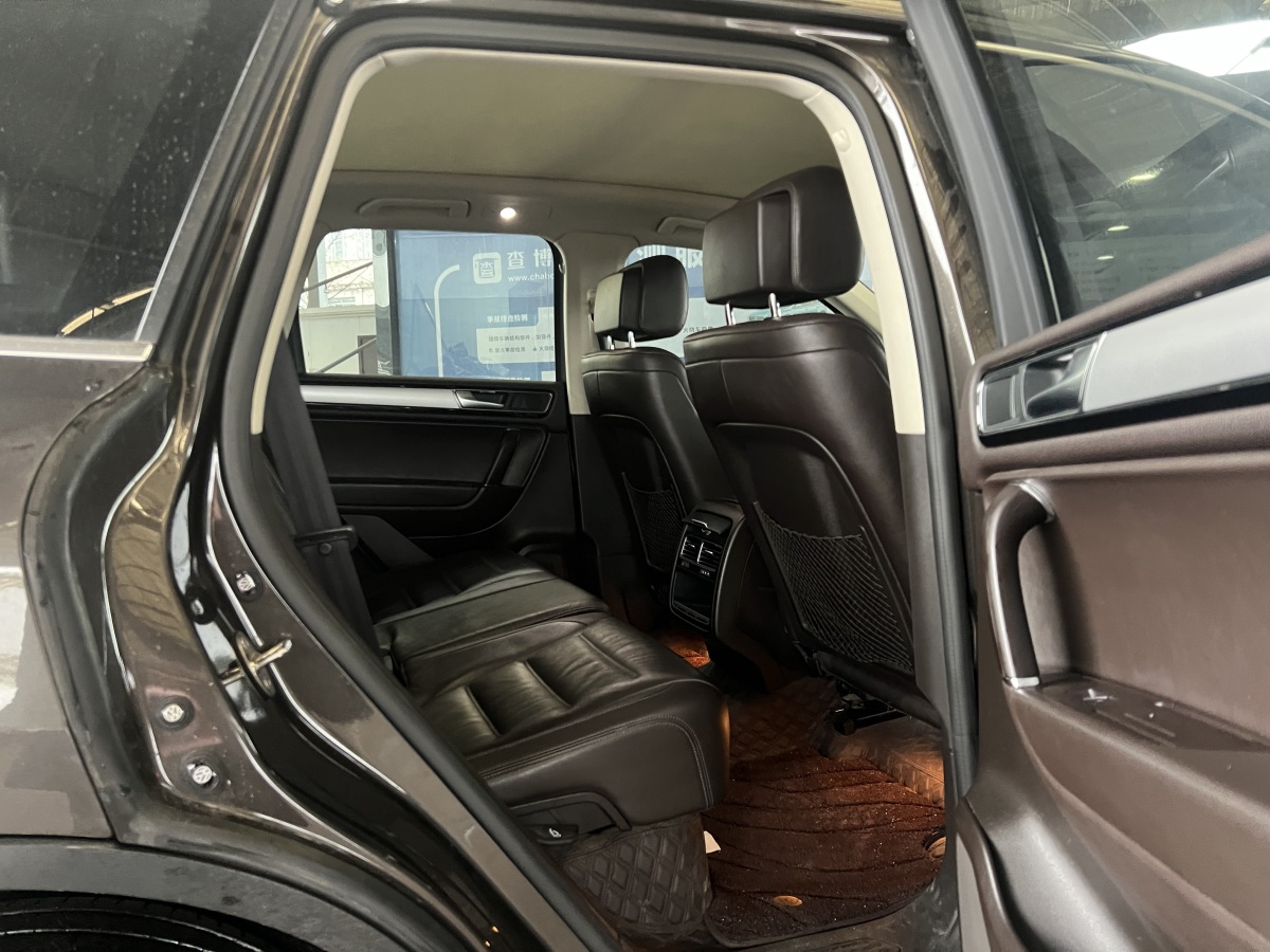 Volkswagen Touareg 2018 car image #11