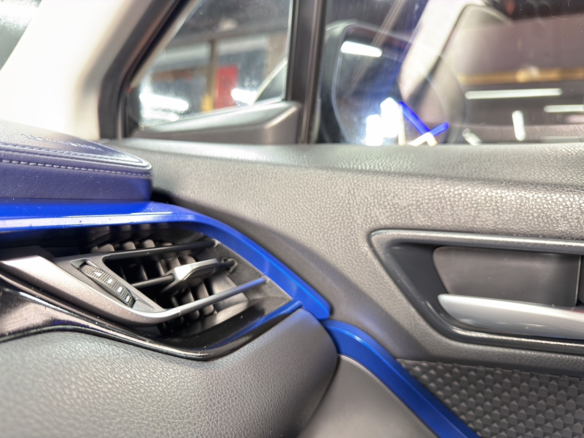 Toyota C-HR 2021 car image #11