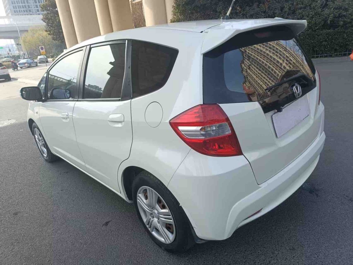 Honda Fit 2014 car image #11