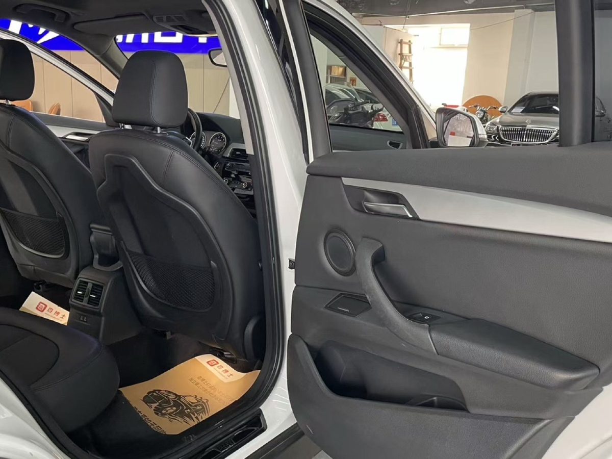 BMW X1 2018 car image #11