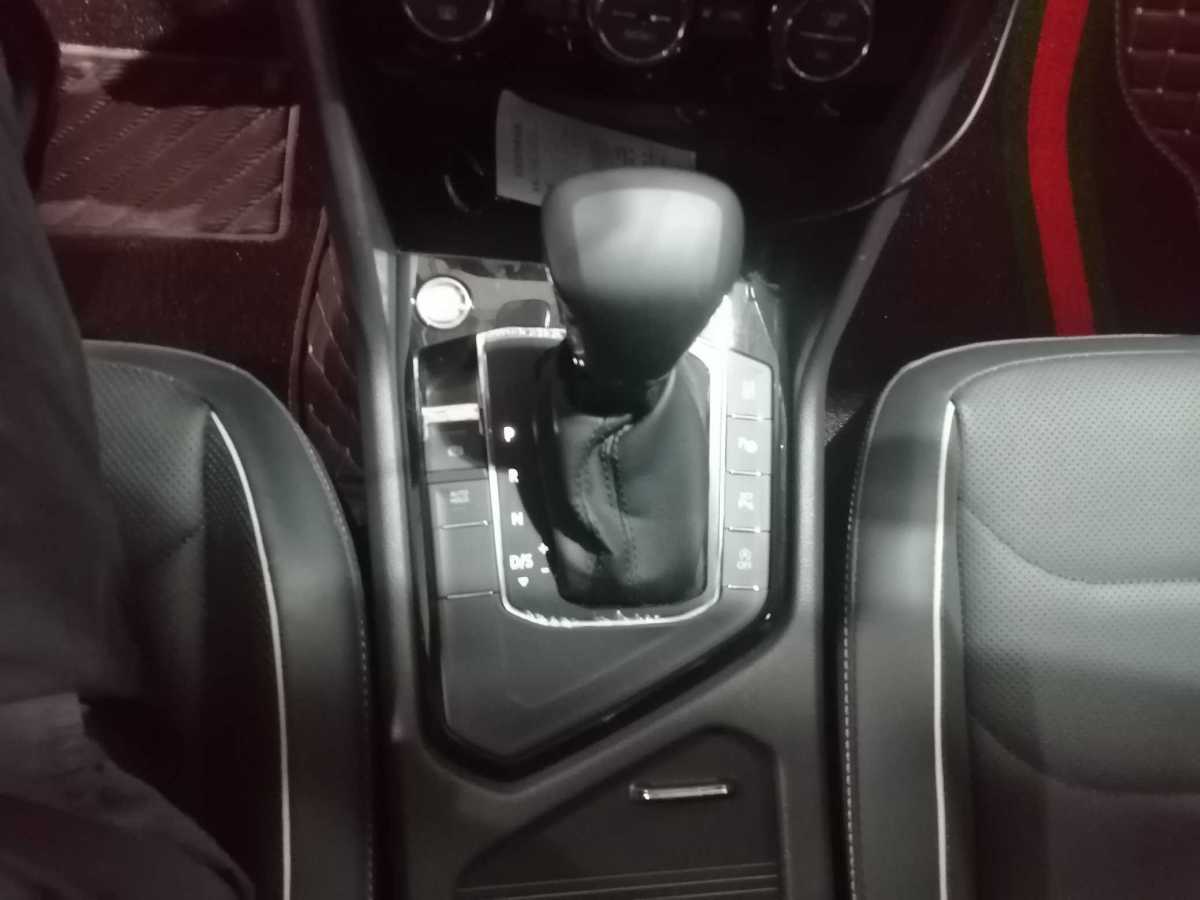 Volkswagen Tiguan L 2021 car image #11