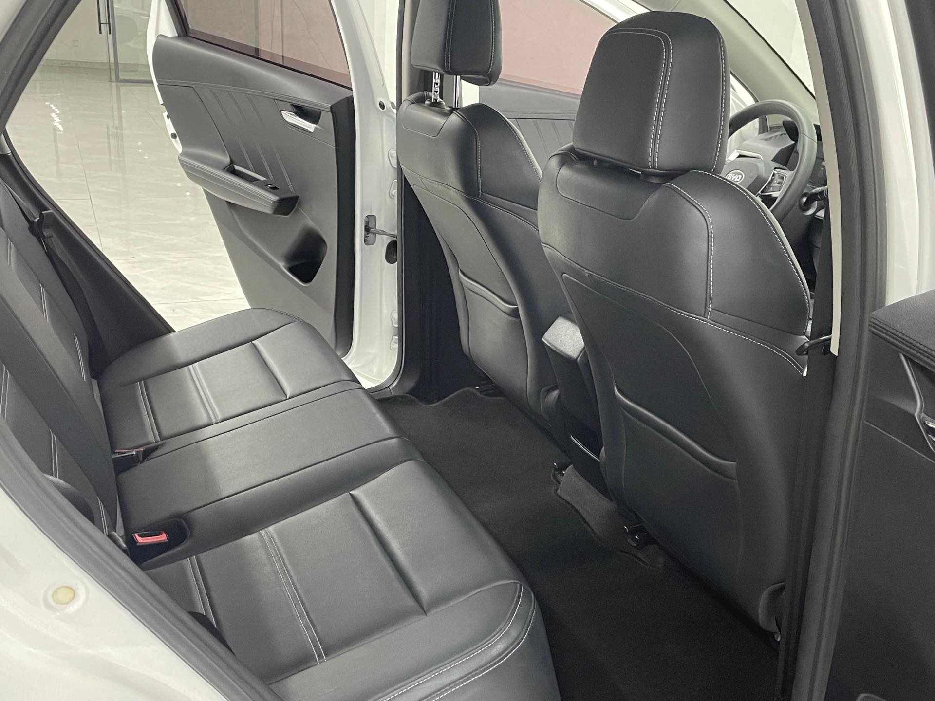 BYD e2 2020 #11 BYD e2 2020 صورة سيارة #11