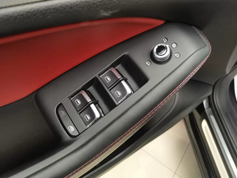 Audi Q5 2018 car image #11