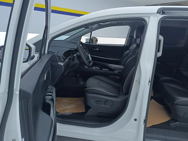 Hyundai Custo 2024 car image #11