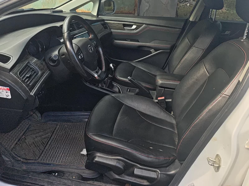 Great Wall C50 2015 car image #11