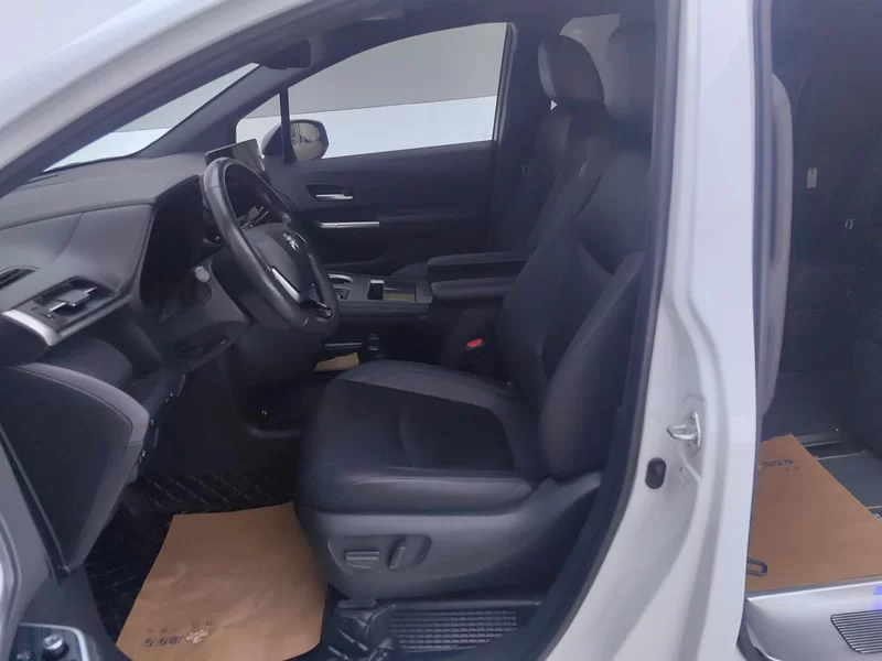 Toyota Sienna 2022 #11 Toyota Sienna 2022 car image #11