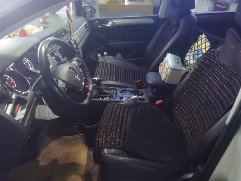 Volkswagen Touran 2018 car image #11