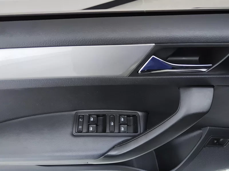 Skoda Rapid 2019 car image #11