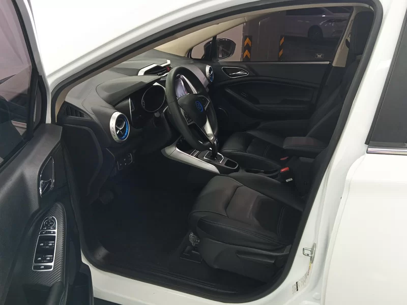 BYD Yuan New Energy 2018 car image #11