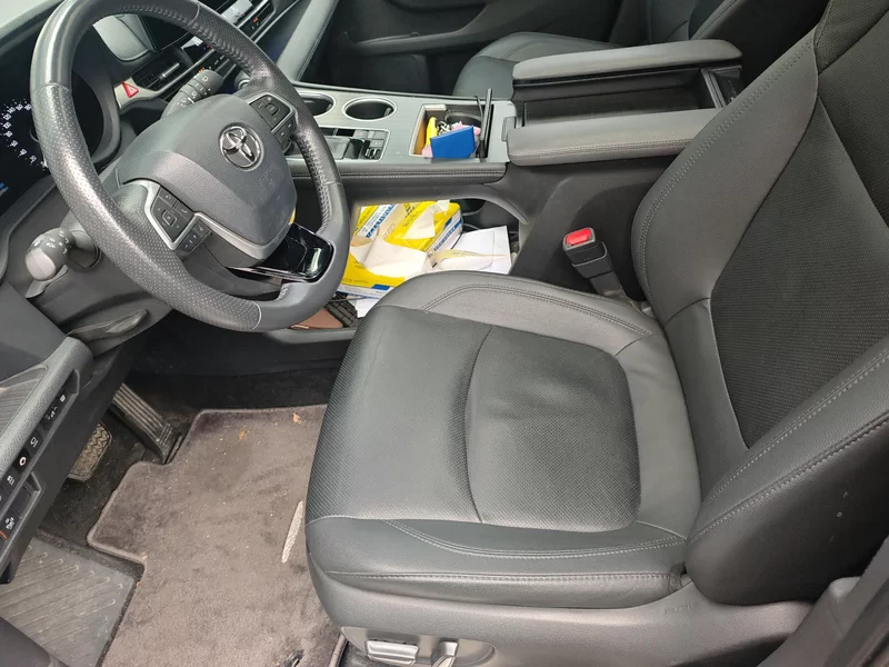 Toyota Sienna 2023 image de voiture #11