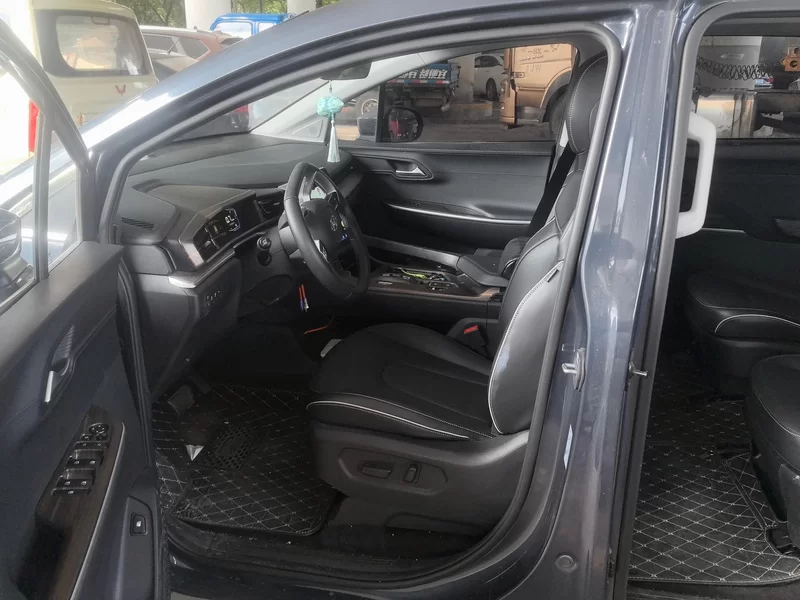 Hyundai Custo 2024 car image #11