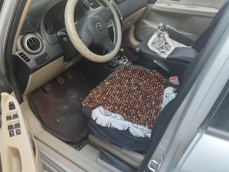 Suzuki SX4 Sedan 2012 image de voiture #11