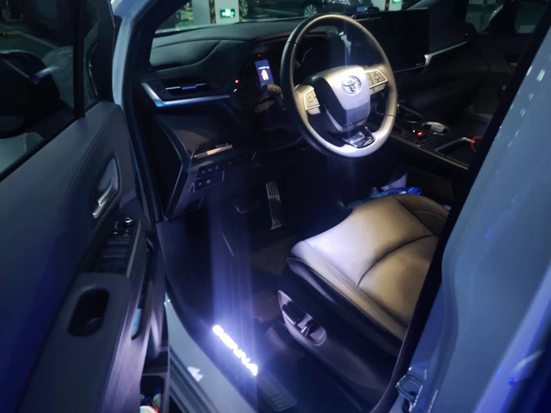 Toyota Sienna 2024 #11 Toyota Sienna 2024 car image #11