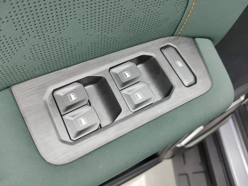 Jetour Traveller 2023 car image #11