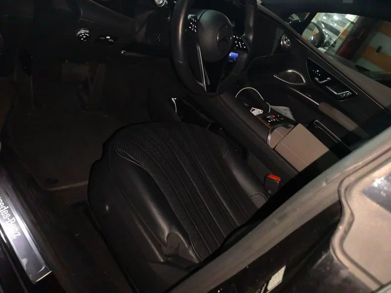 Mercedes-Benz EQS Class 2024 car image #11