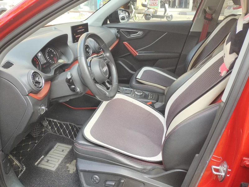 Audi Q2L 2019 immagine di auto #11