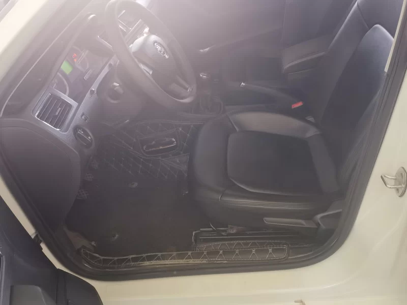 Skoda Rapid 2019 car image #11