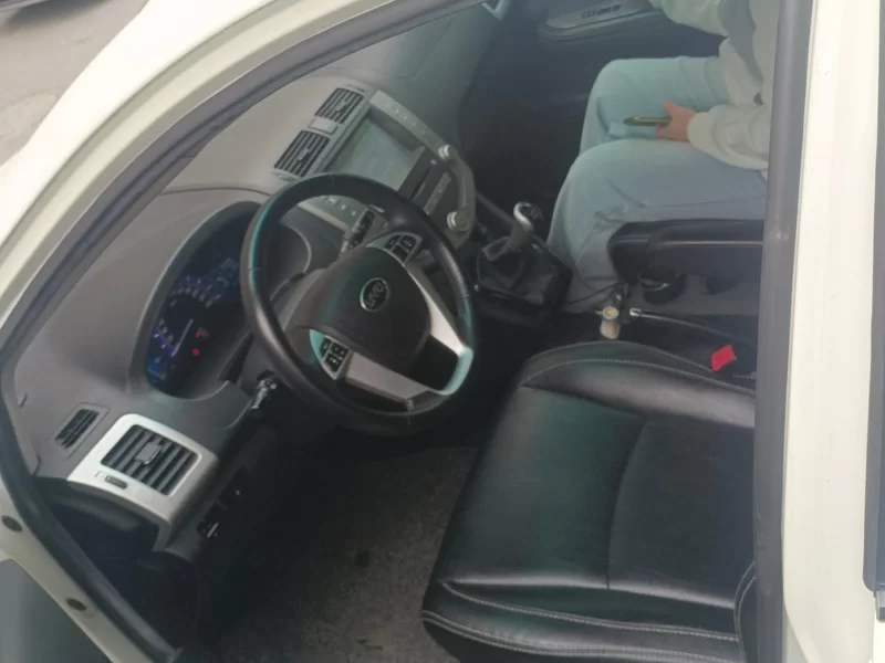 BYD S6 2013 imagen de coche #11