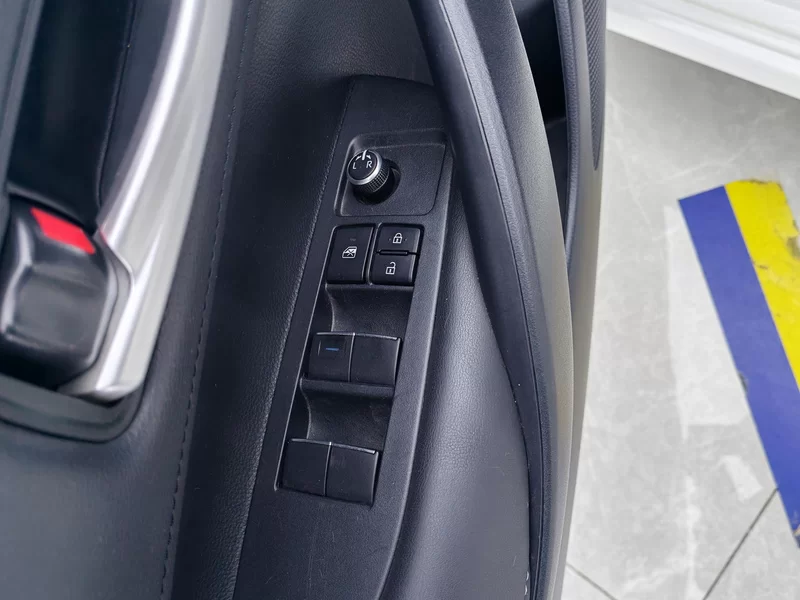 Toyota Corolla 2020 car image #11