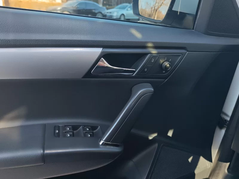 Volkswagen Gran Lavida 2015 car image #11