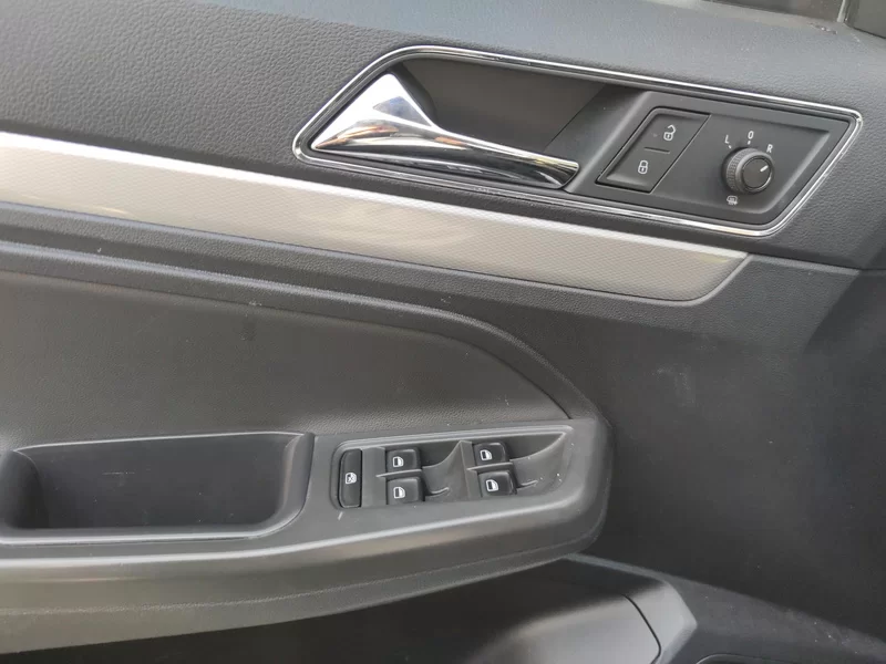 Volkswagen Gran Lavida 2018 immagine di auto #11