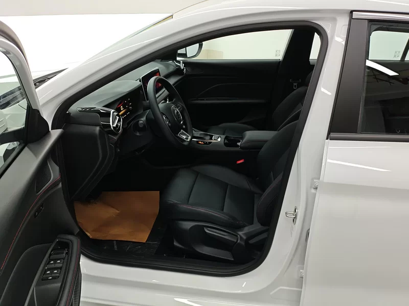 5 2025 car image #11