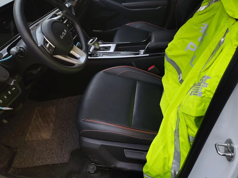 Kia Seltos 2023 car image #11