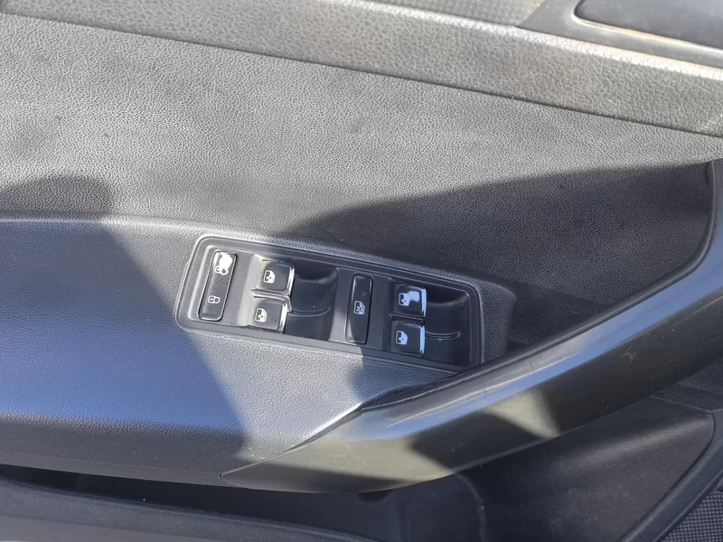 Skoda Rapid 2018 car image #11