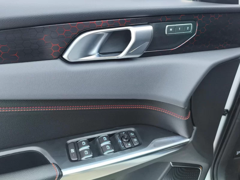 Lynk & Co 01 2018 #11 Lynk & Co 01 2018 car image #11