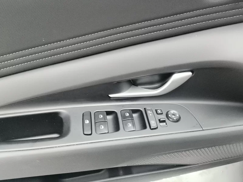 Hyundai Elantra 2023 #11 Hyundai Elantra 2023 car image #11