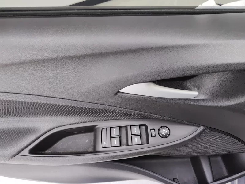 Chevrolet Cavalier 2021 car image #11