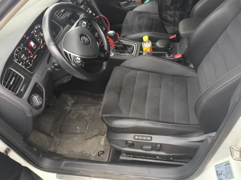 Volkswagen Golf 2020 car image #11