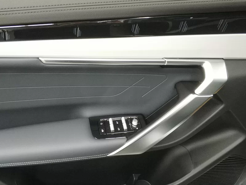 GEELY Boyue L 2025 car image #11