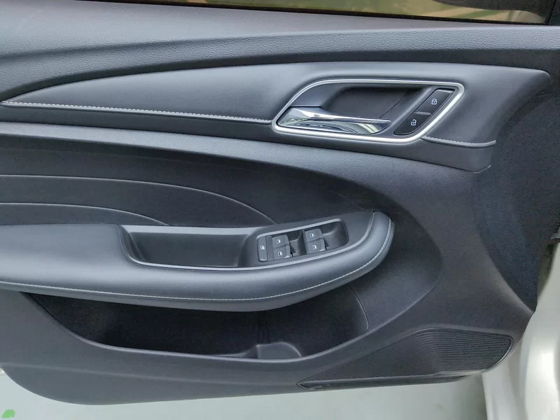 Roewe i5 2020 immagine di auto #11