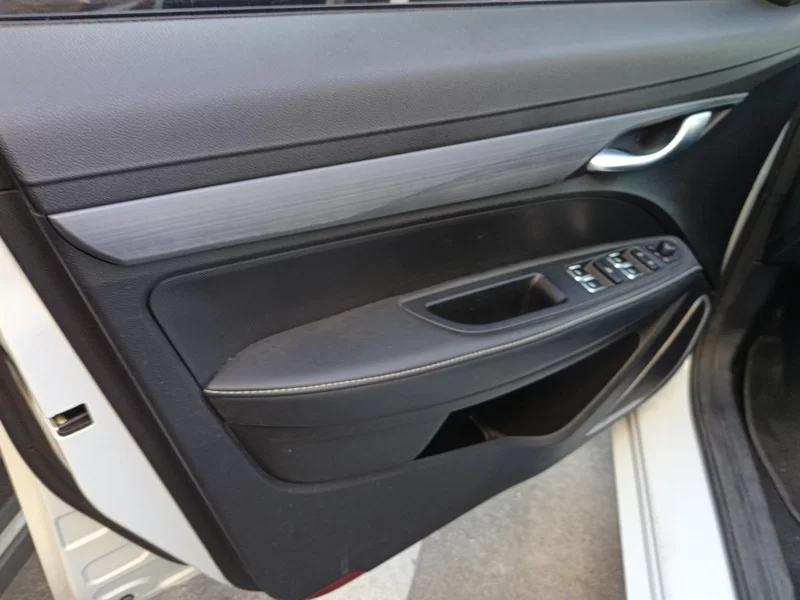 GEELY Emgrand 2021 car image #11