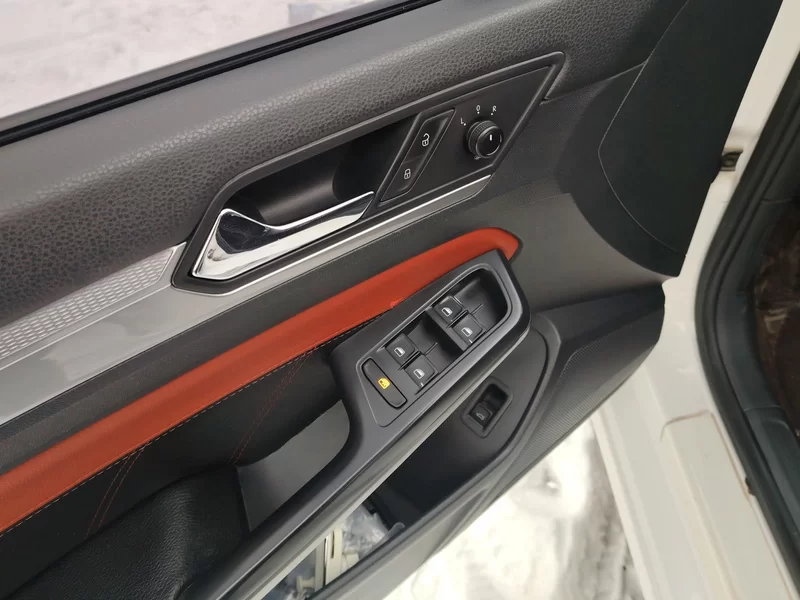 Volkswagen Lamando 2017 immagine di auto #11