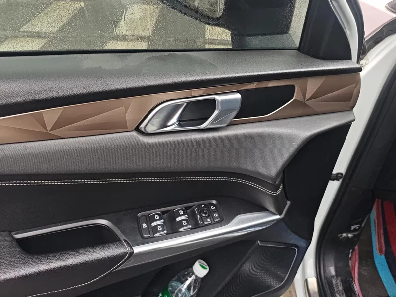 Lynk & Co 01 2018 #11 Lynk & Co 01 2018 car image #11