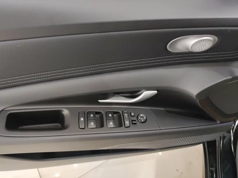 Hyundai Elantra 2023 car image #11