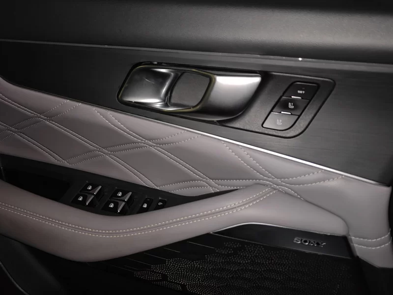 Changan UNI-K iDD 2023 car image #11