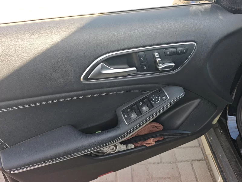 Mercedes-Benz GLA Class 2018 car image #11