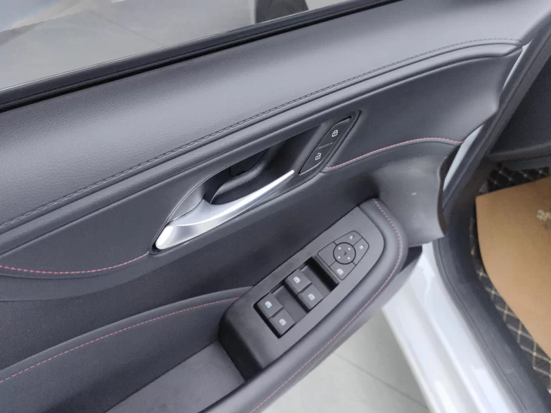 Roewe i5 2024 car image #11