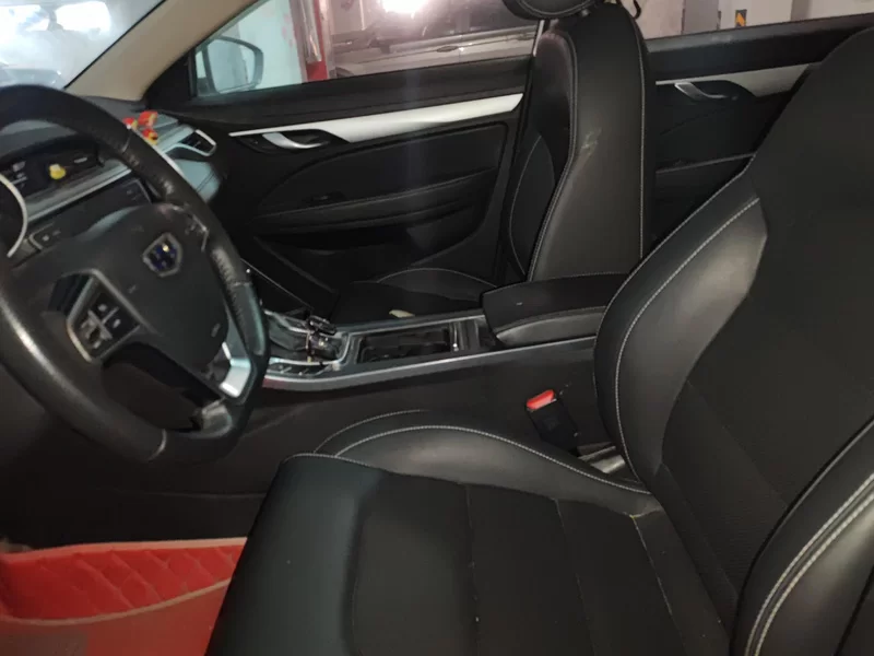 GEELY Emgrand 2018 car image #11